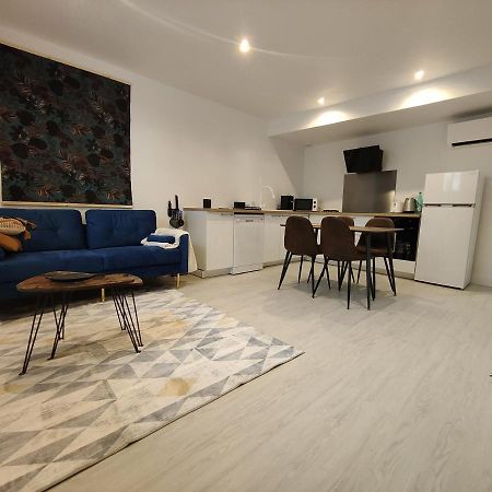 Bon encontre, Allée de la vierge Bon-Encontre Extérieur photo